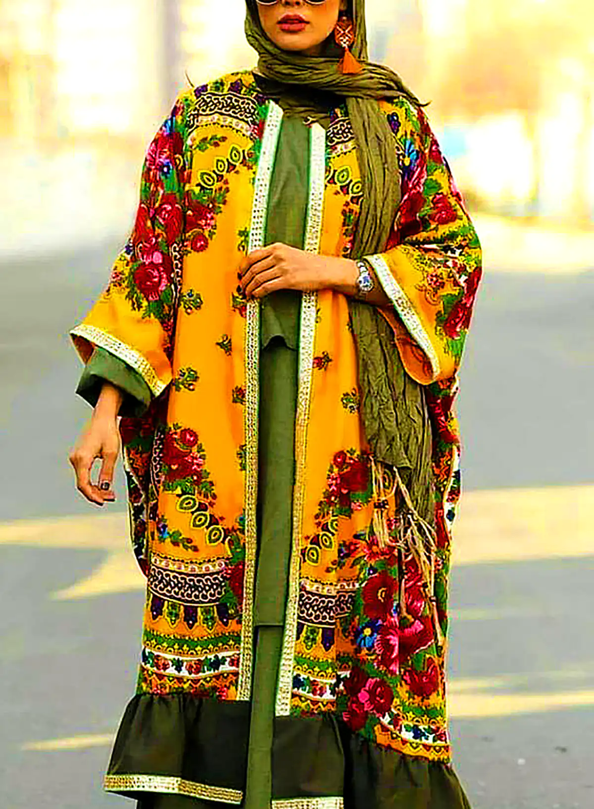 پیراهن مانتویی سنتی گلدار