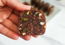 طرز تهیه رول مغزدار خرمایی