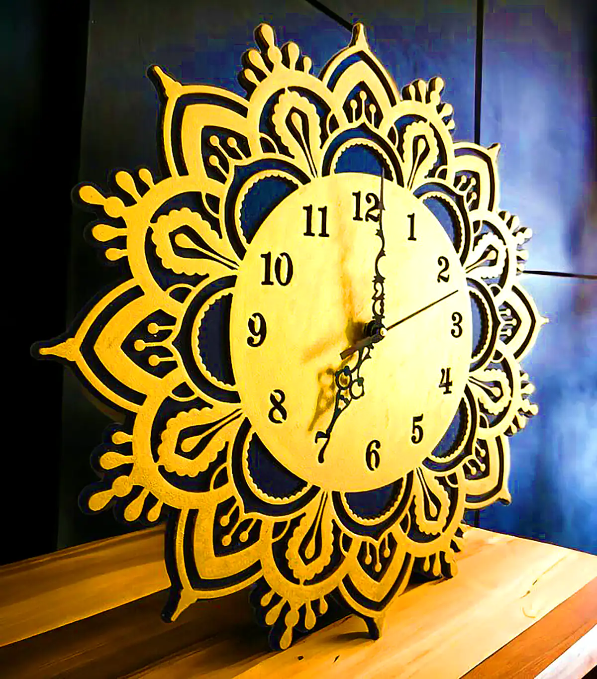 ساعت دیواری رنگی مدرن