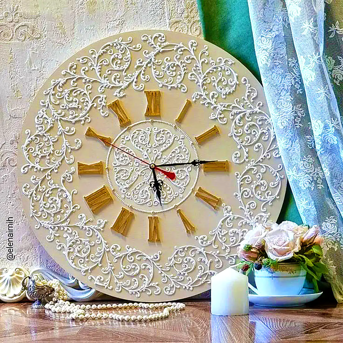 ساعت دیواری رنگی مدرن