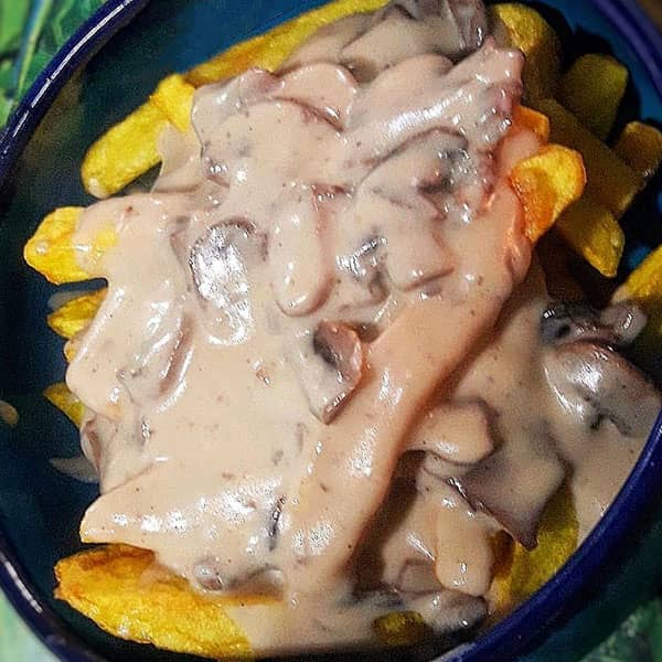 طرز تهیه سیب زمینی با سس قارچ