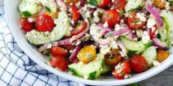 طرز تهیه سالاد خیار یونانی به روش ساده و با طعمی بی نظیر