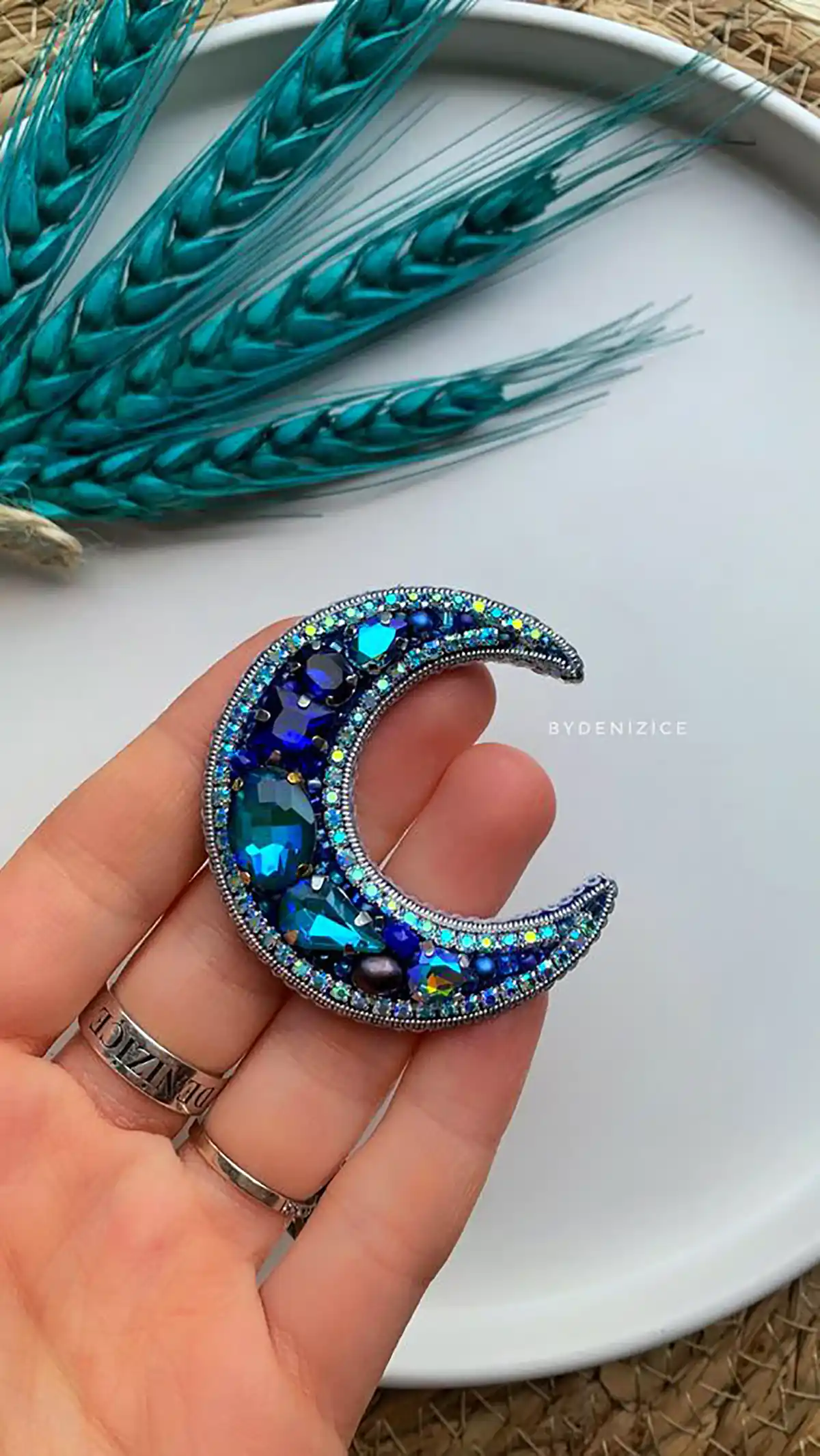 سنجاق سینه جواهر دوزی