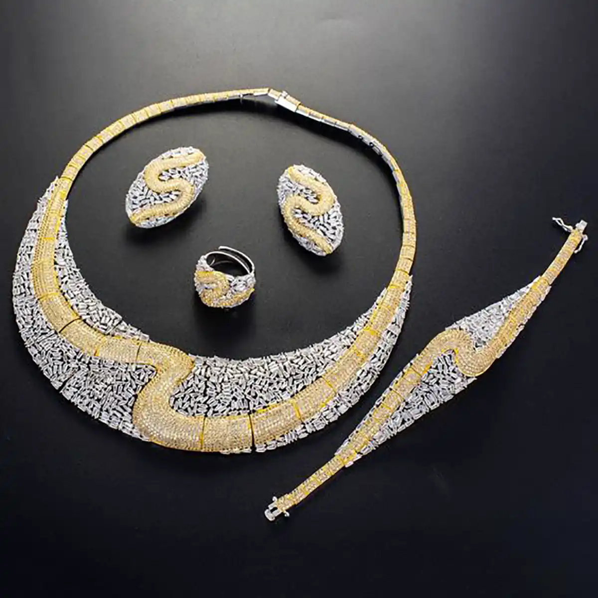 سرویس کلاسیک طلا عروس