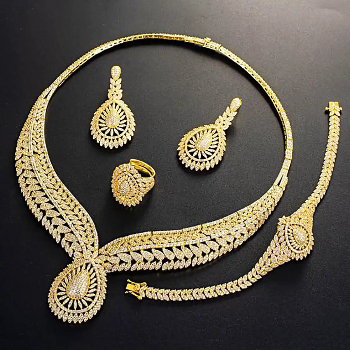 سرویس کلاسیک طلا عروس
