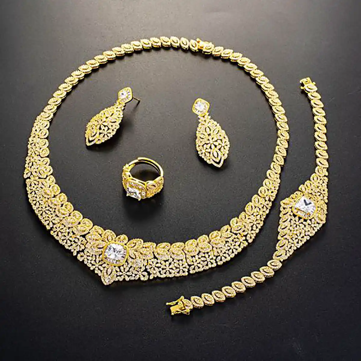 سرویس کلاسیک طلا عروس