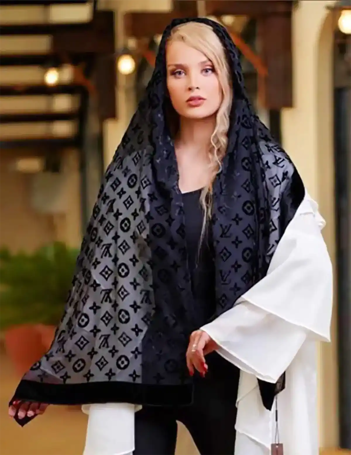 شال مشکی و ترند زنانه