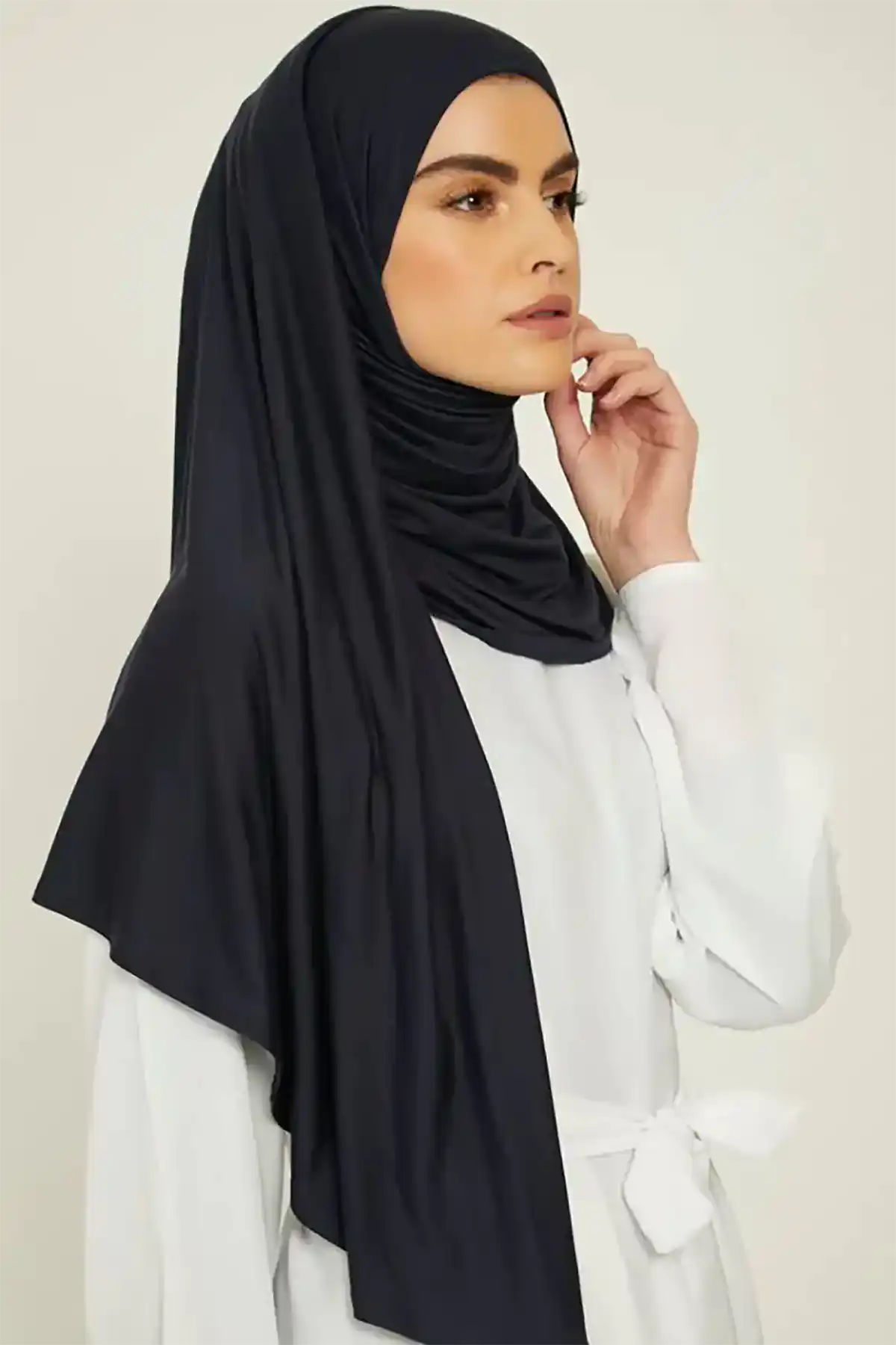 شال مشکی و ترند زنانه