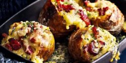 طرز تهیه سیب زمینی شکم پر مجلسی با طعمی بی نظیر