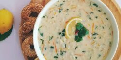طرز تهیه سوپ گشنیز، پیش غذای شیک با طعمی جدید!