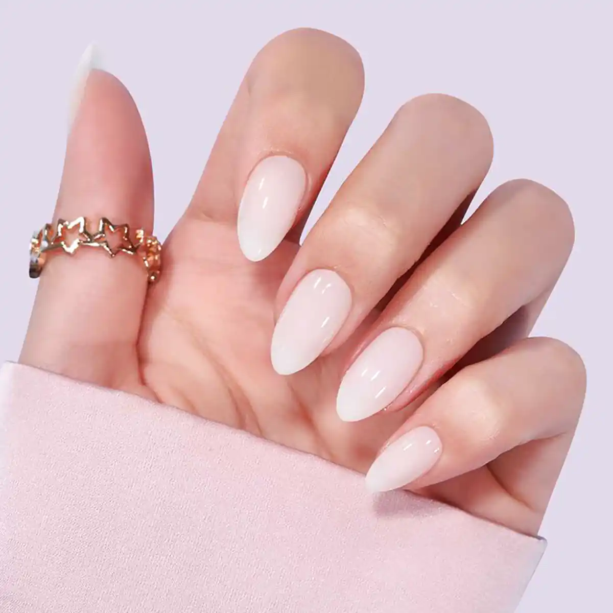 طراحی ناخن بادامی زیبا