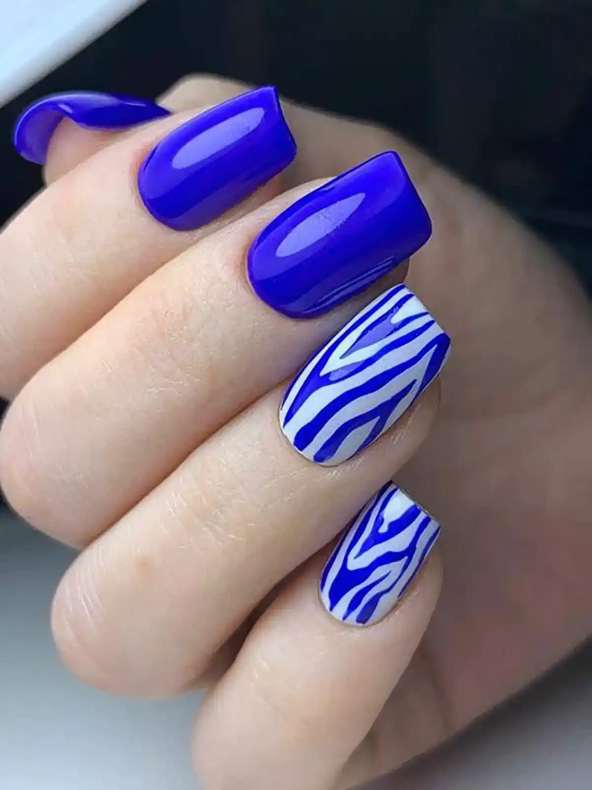 طرح زبرا روی ناخن