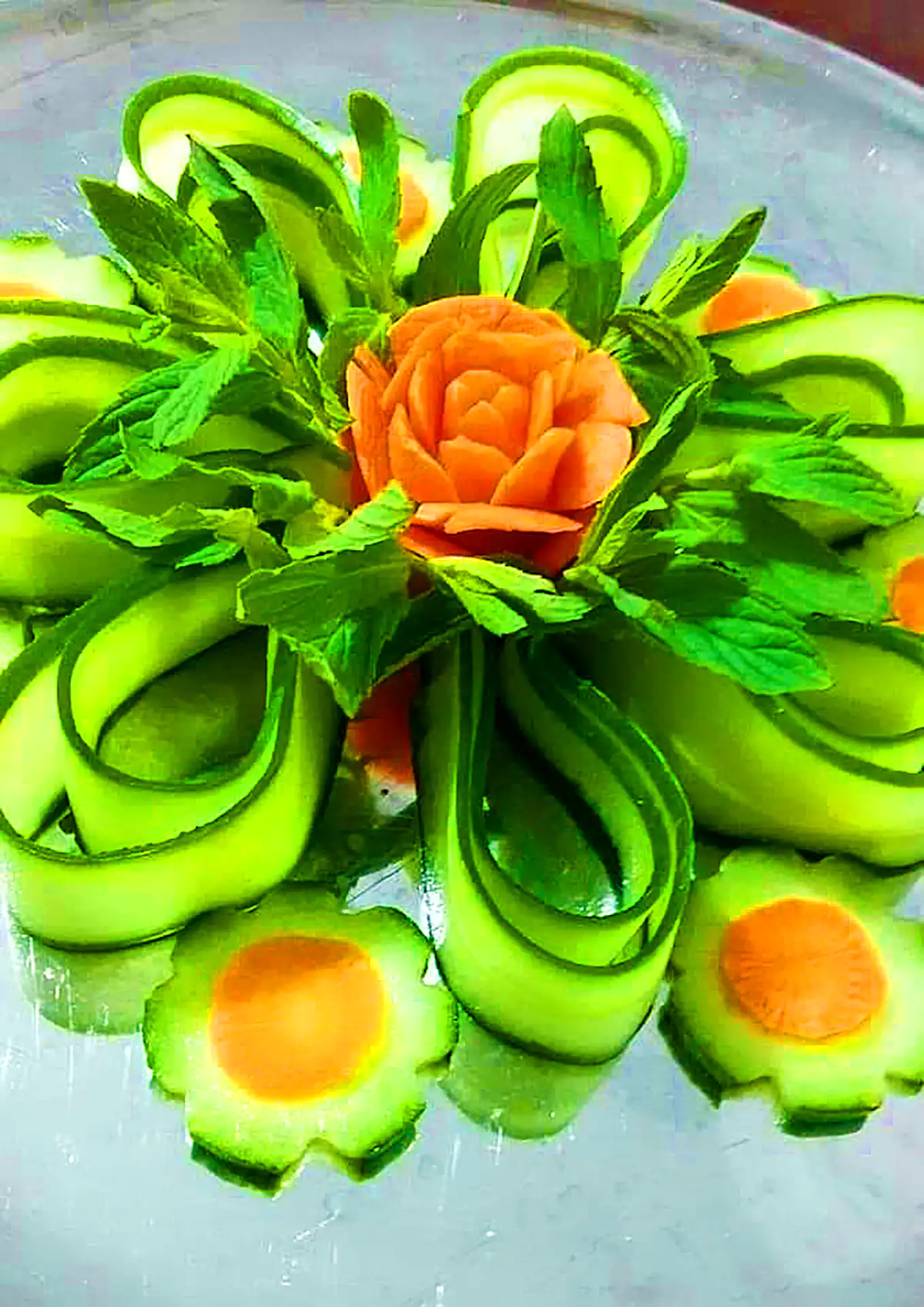 تزئین حرفه ای خیار و گوجه