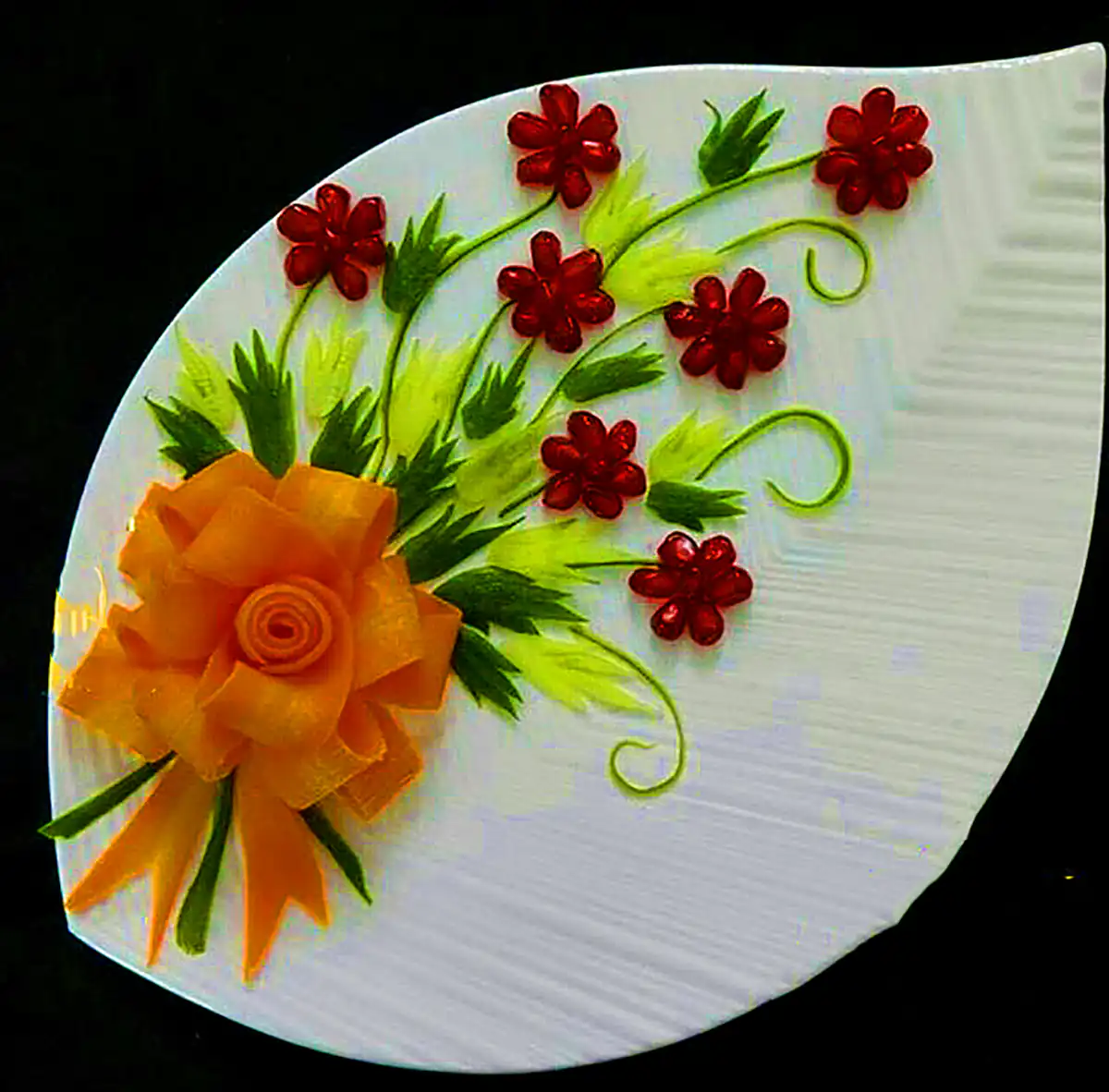تزئین حرفه ای خیار و گوجه
