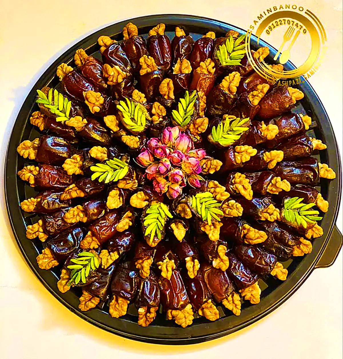 تزئین خرما مغزدار