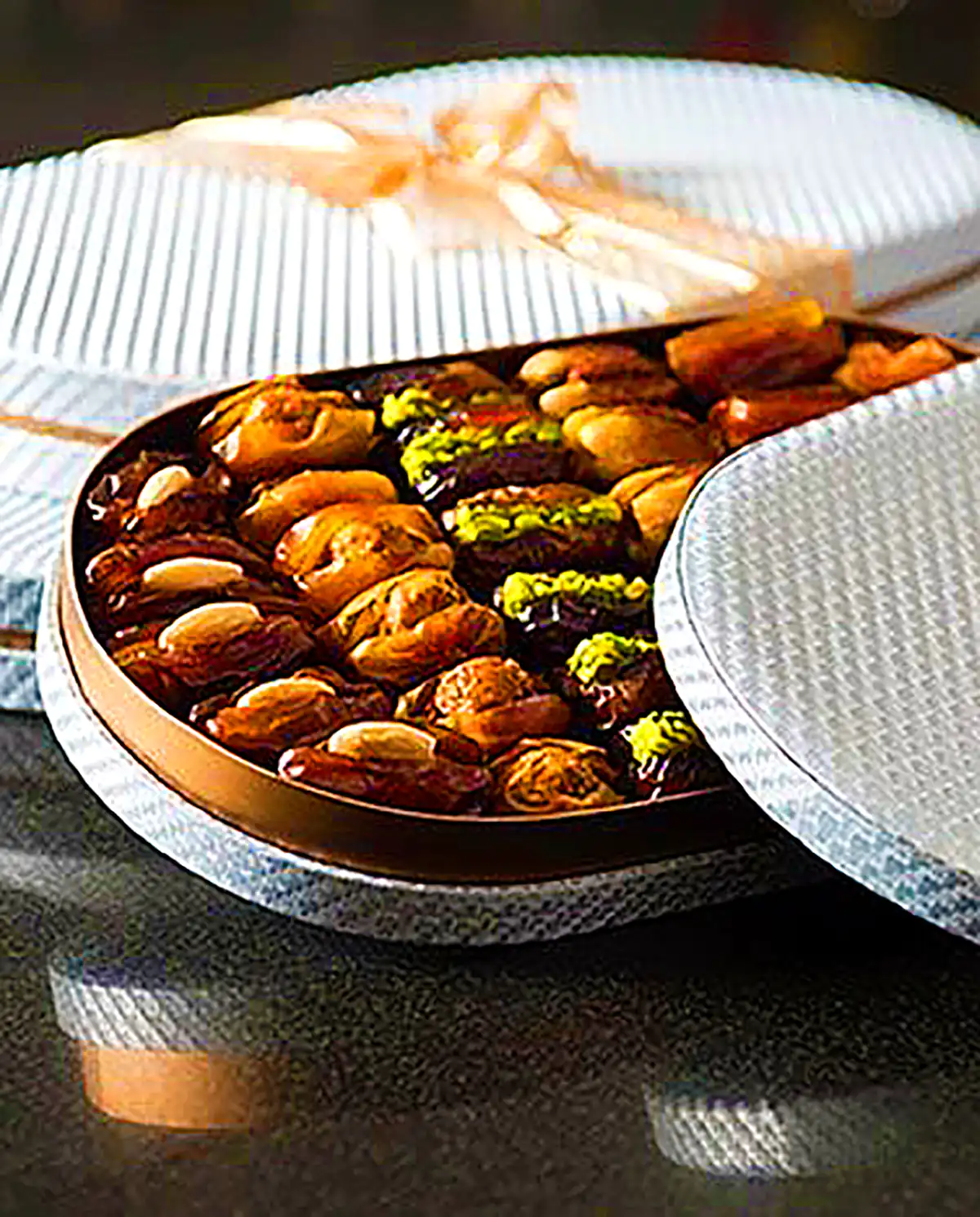 تزئین خرما مغزدار