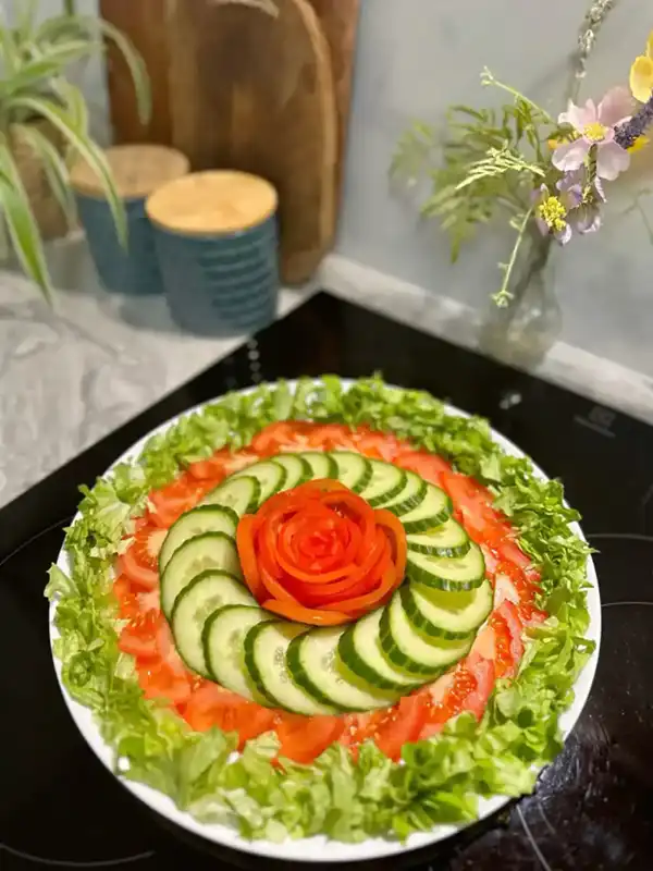تزیین سالاد کاهو + ایده های خلاقانه تزیین سالاد کاهو تزیینی باسلیقه و زبان زد