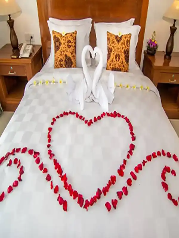 تزیین تخت عروس + تزیین تخت عروس با سلیقه و ایده ای بینظیر و جذاب