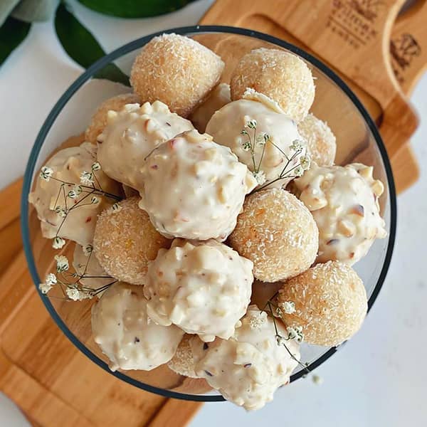 طرز تهیه توپک نارگیلی با روکش شکلات طرز تهیه توپک ساده طرز تهیه ترافل نارگیلی توپک نارگیلی با خامه فیلم آموزش توپک نارگیلی طرز تهیه شکلات نارگیلی با شیر عسلی