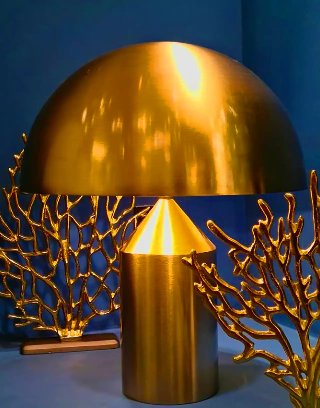 آباژور پایه دار مدرن و لاکچری