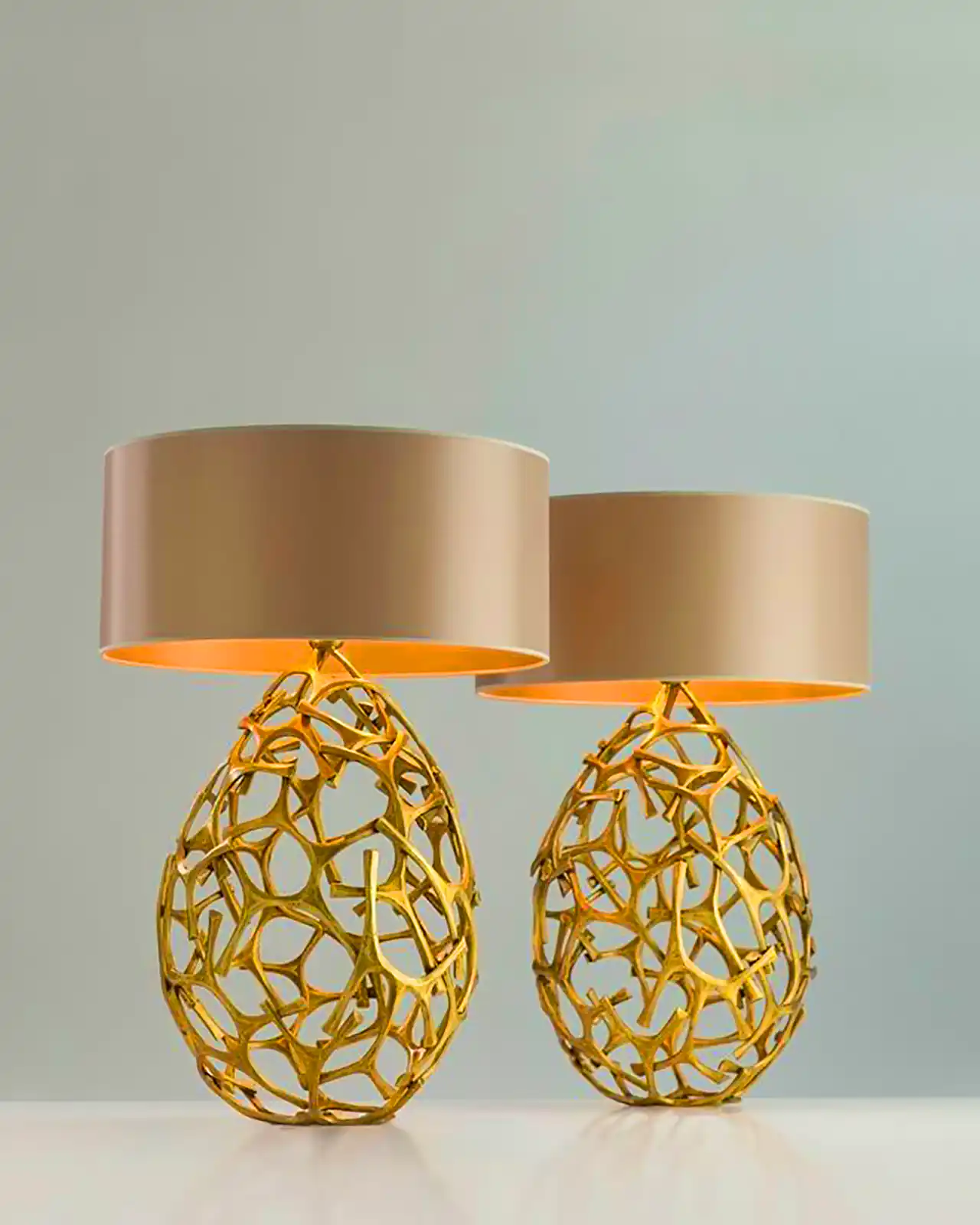 آباژور پایه دار مدرن و لاکچری