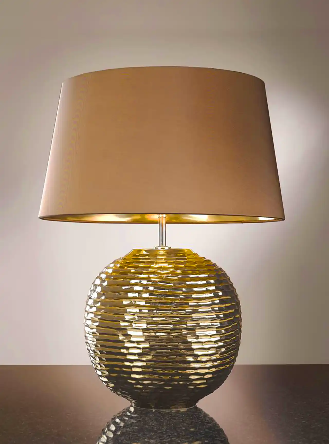 آباژور پایه دار مدرن و لاکچری