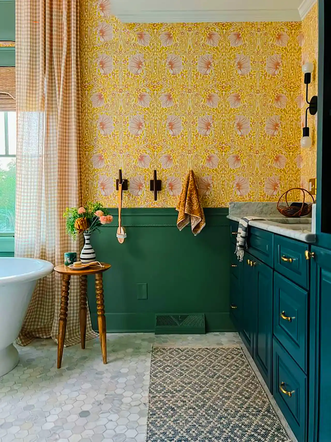 آشپزخانه نئوکلاسیک خوش رنگ 