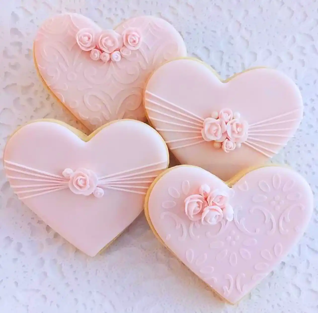 کوکی عاشقانه قلبی صورتی