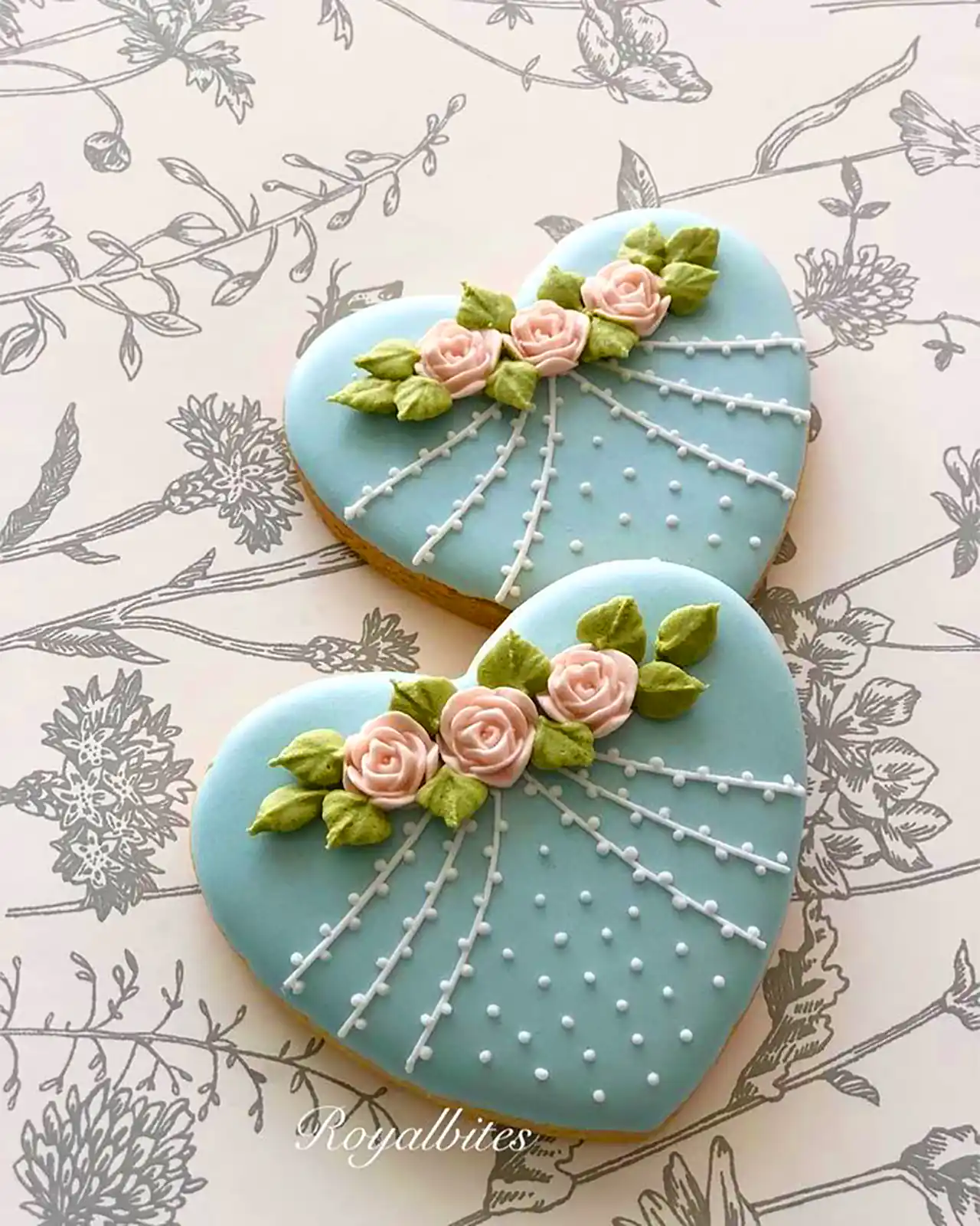 کوکی عاشقانه قلبی صورتی