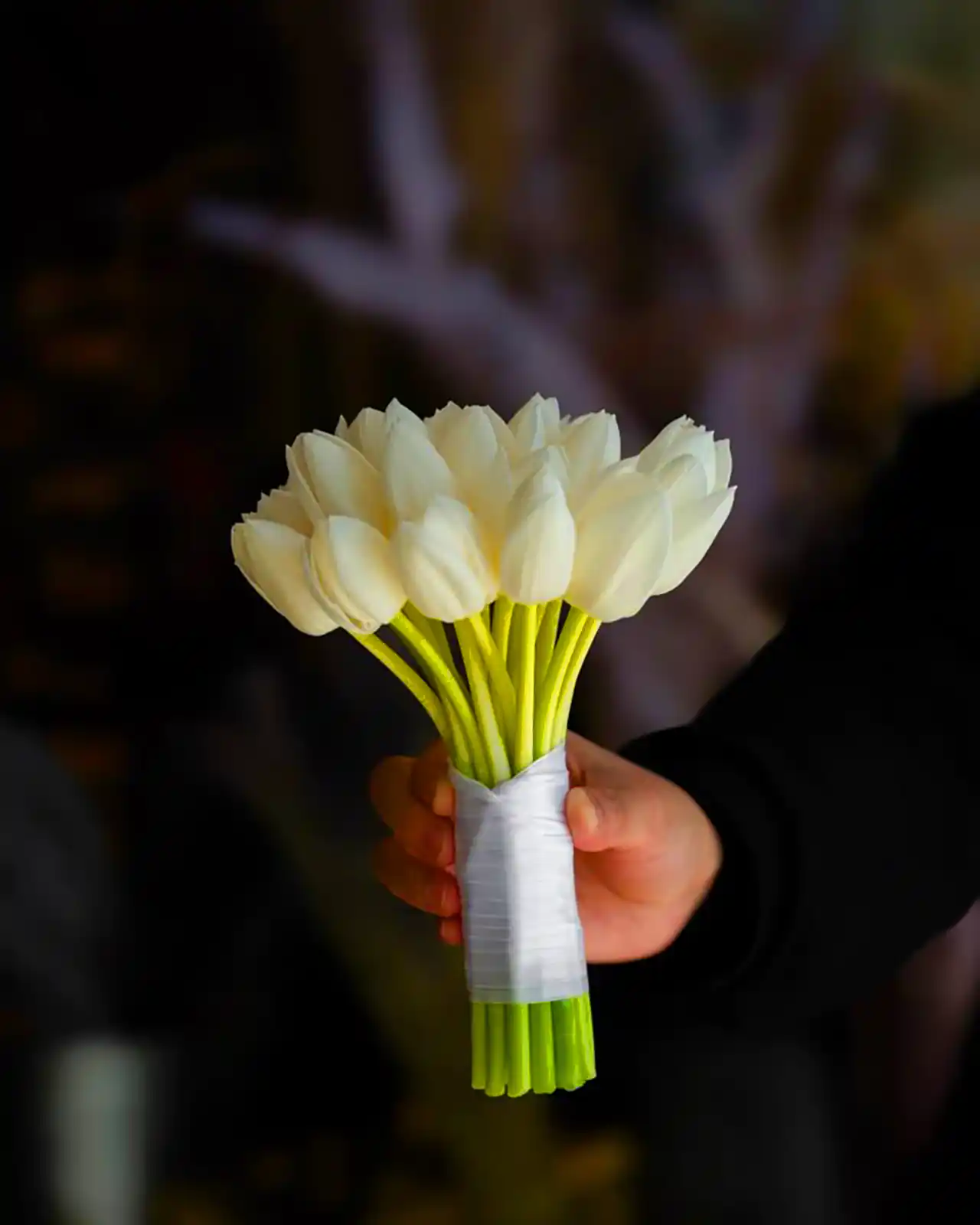 دستبند گل سفید مخصوص عروس