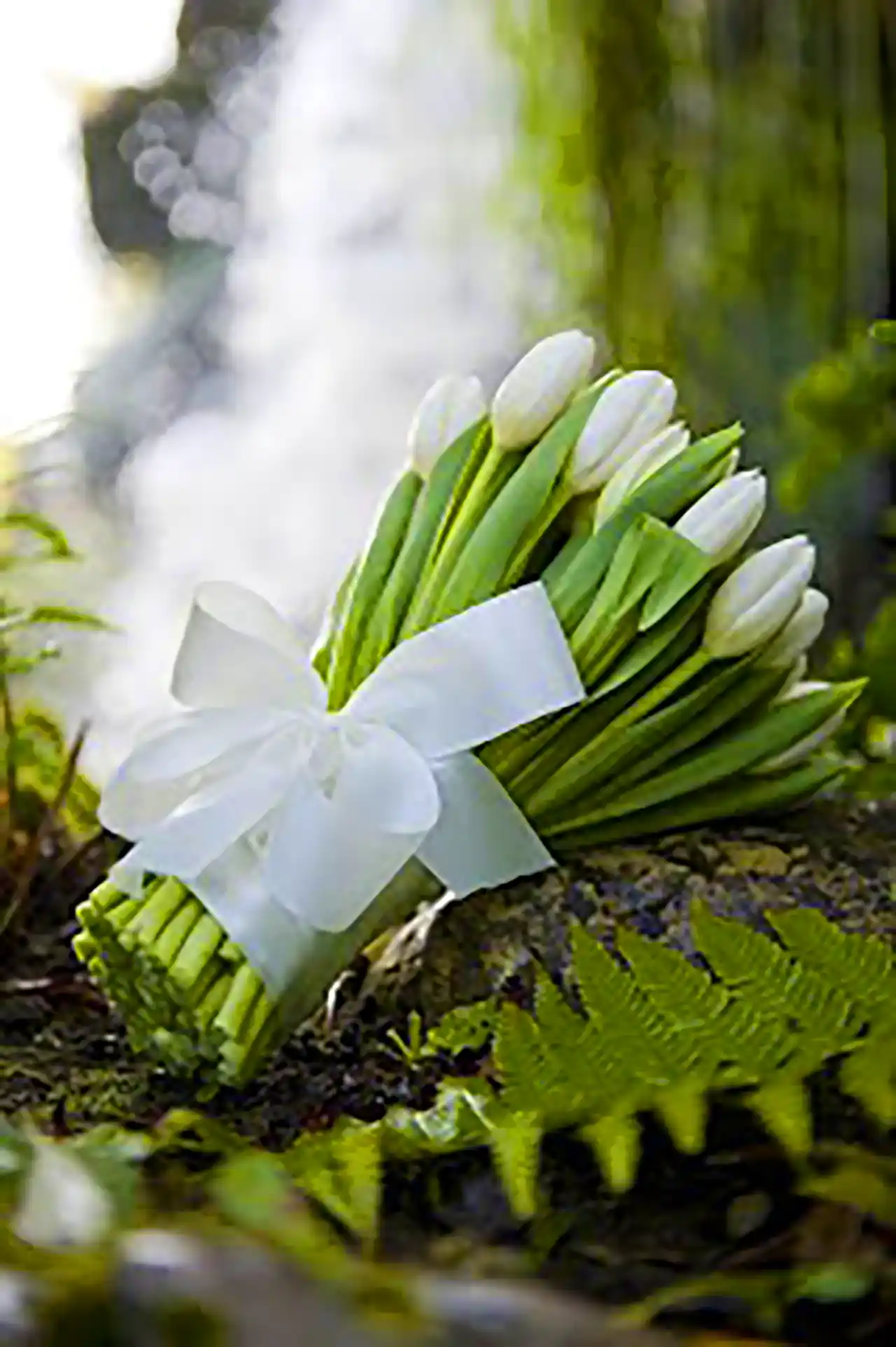 دستبند گل سفید مخصوص عروس