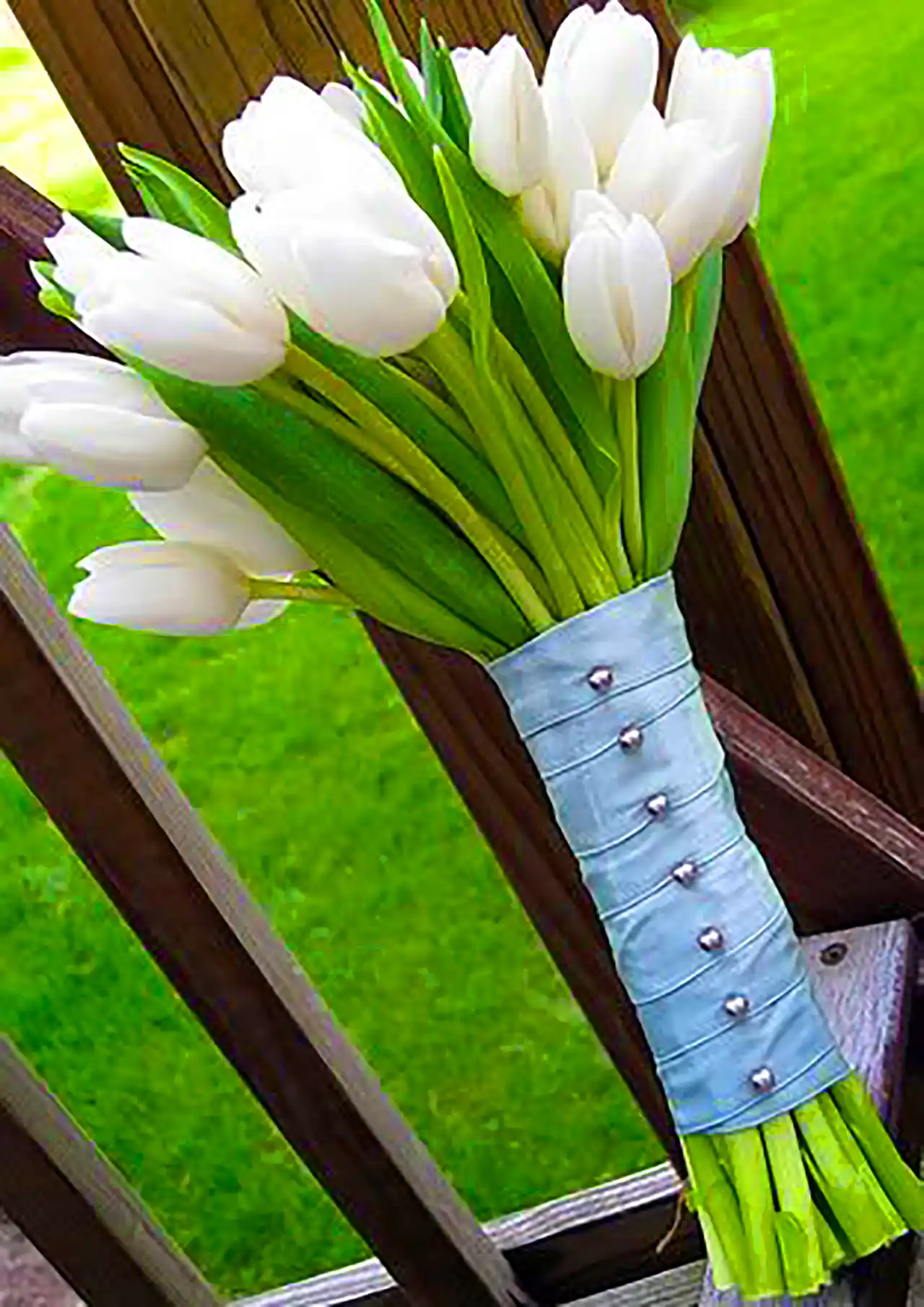 دستبند گل سفید مخصوص عروس