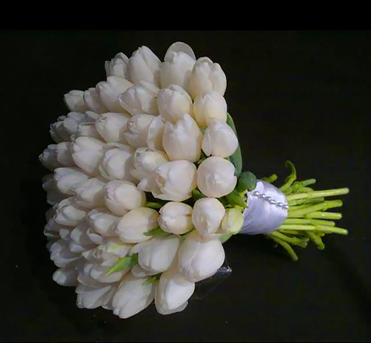 دستبند گل سفید مخصوص عروس