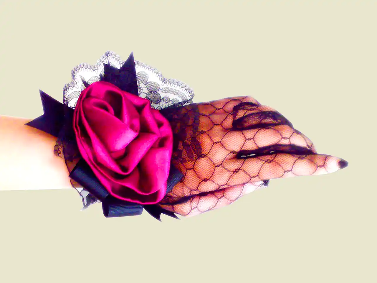 دستکش توری مشکی مجلسی 