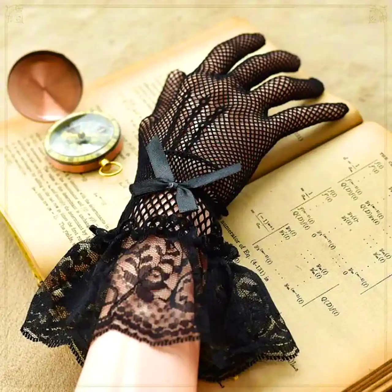 دستکش توری مشکی مجلسی 