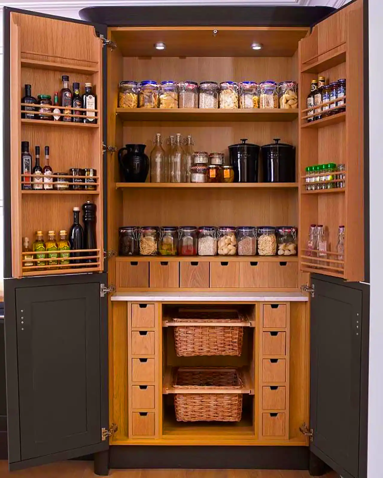 دکور کاربردی قفسه های مطبخ 