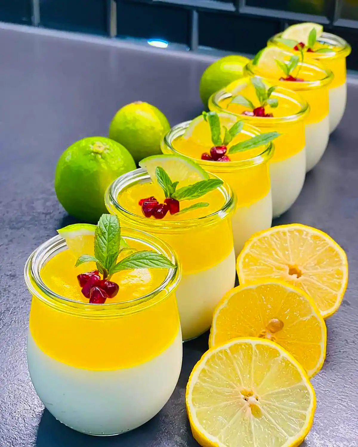 دسر انبه ژلاتینی رنگی