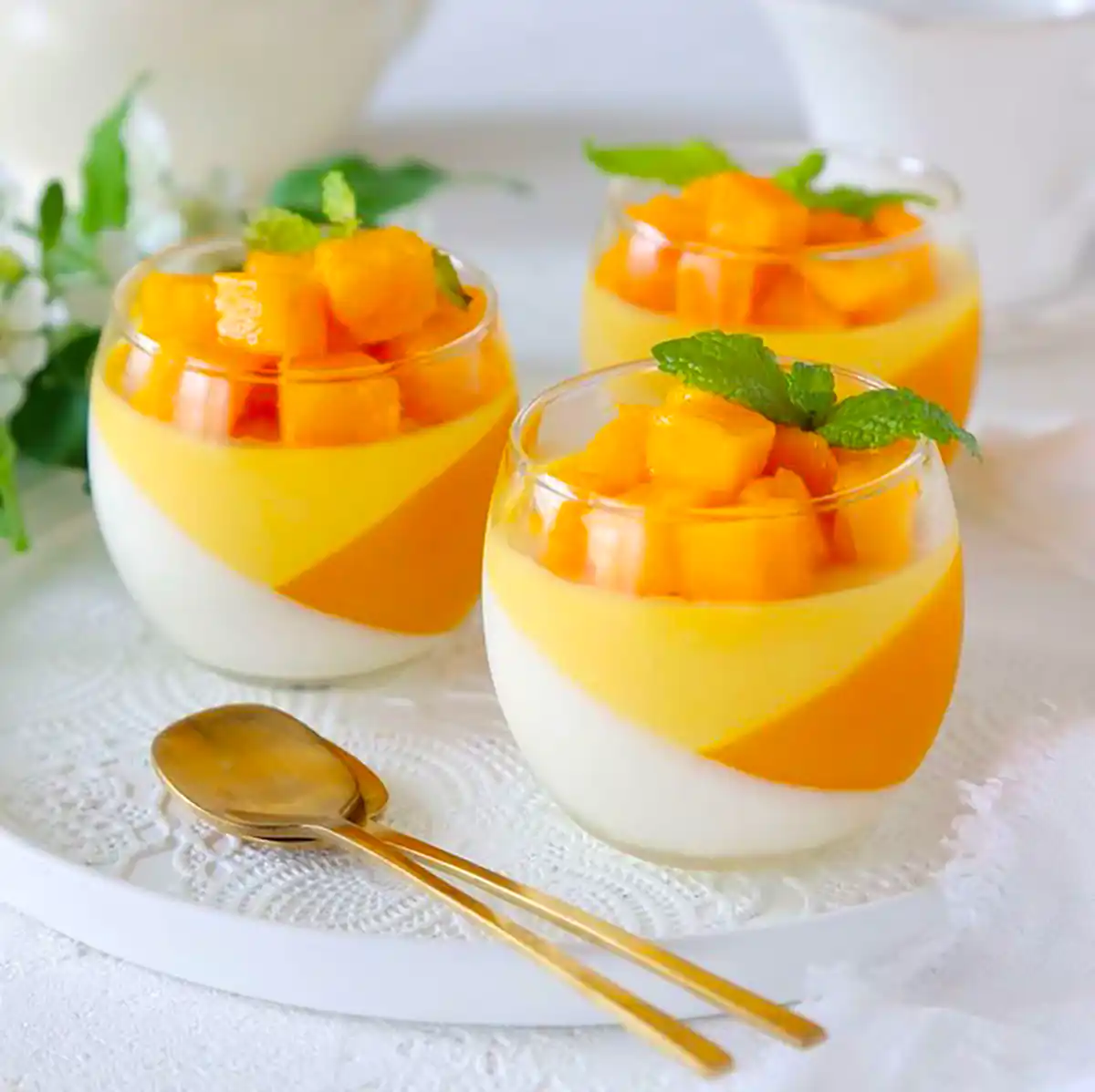 دسر انبه ژلاتینی رنگی