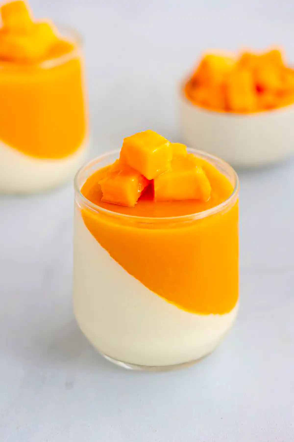 دسر انبه ژلاتینی رنگی