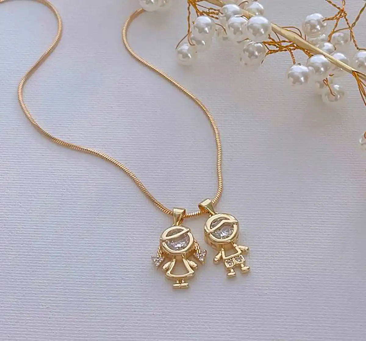 گردنبند طلا نگین دار خانواده