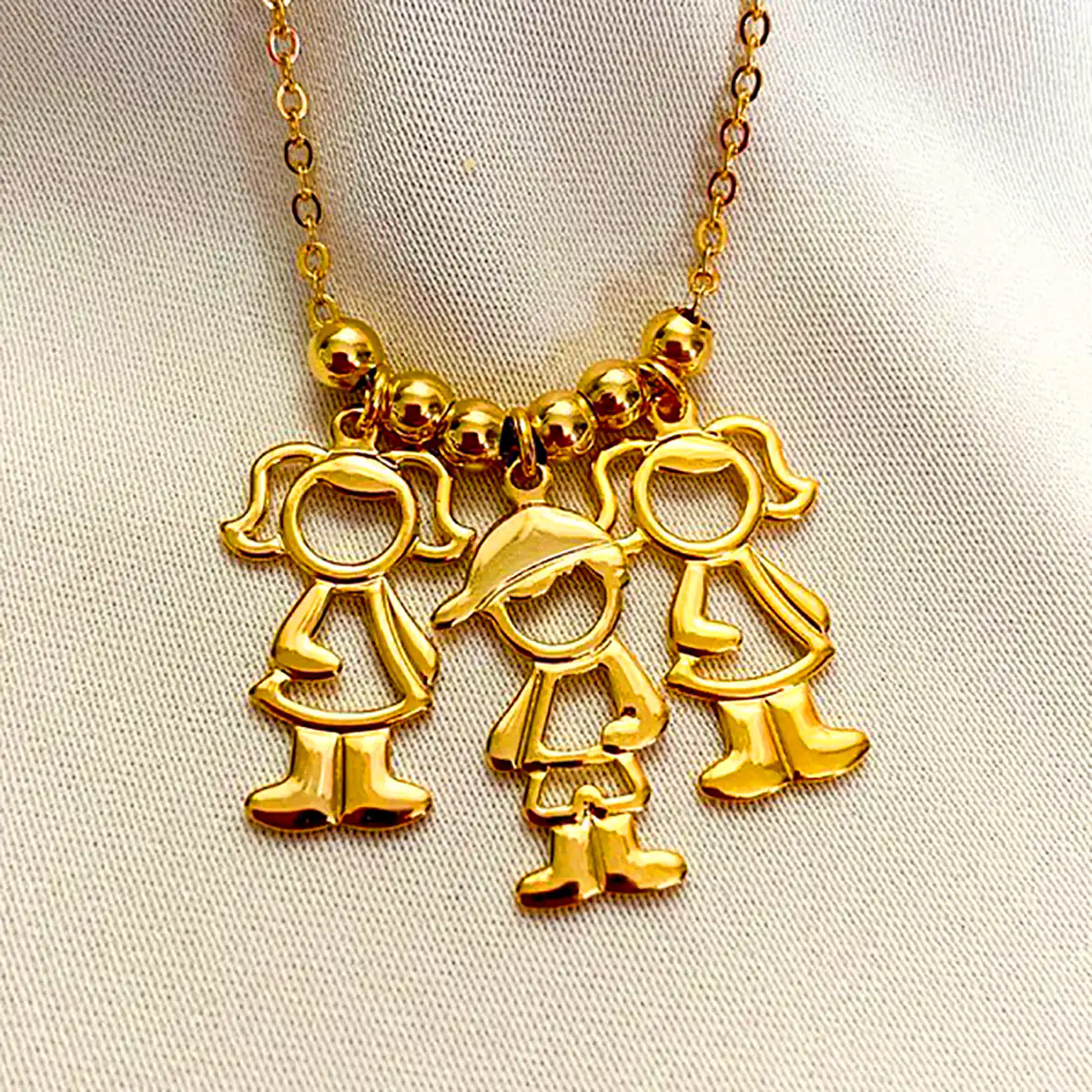 گردنبند طلا نگین دار خانواده