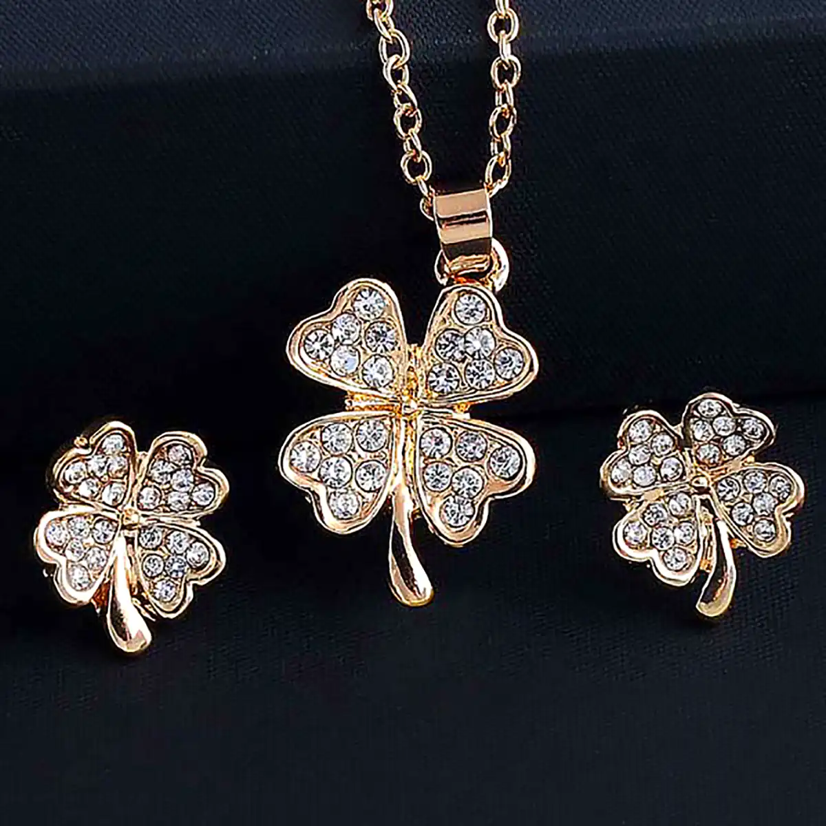 گردنبند طلا شبدر شانس نگین دار