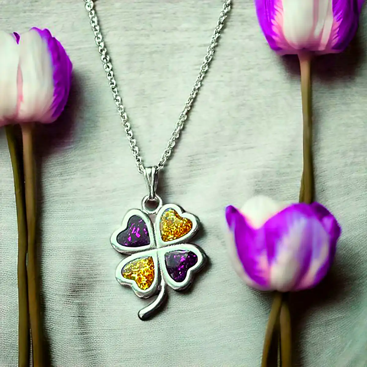 گردنبند طلا شبدر شانس نگین دار