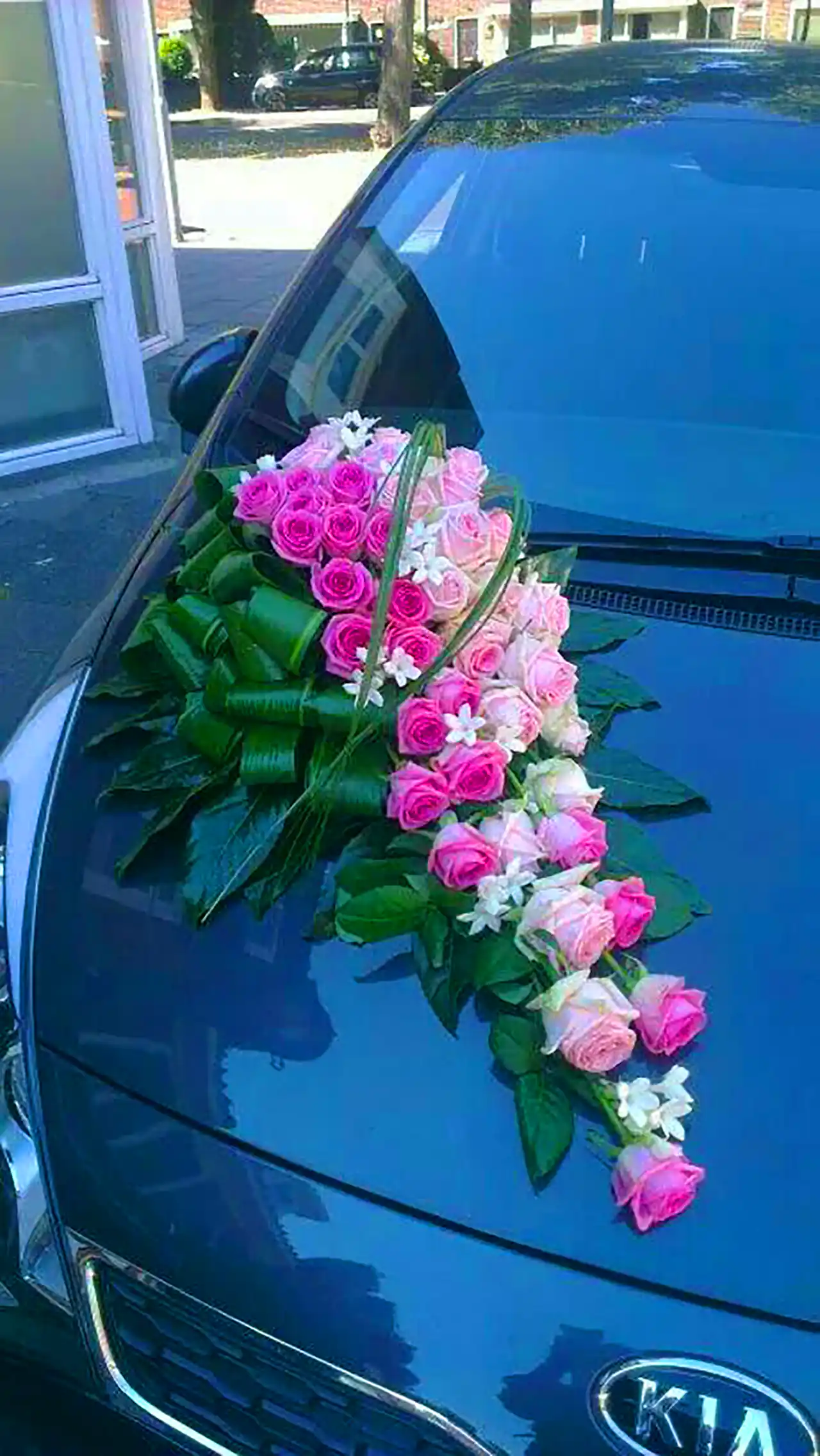 گل آرایی شیک و سنگین ماشین عروس 