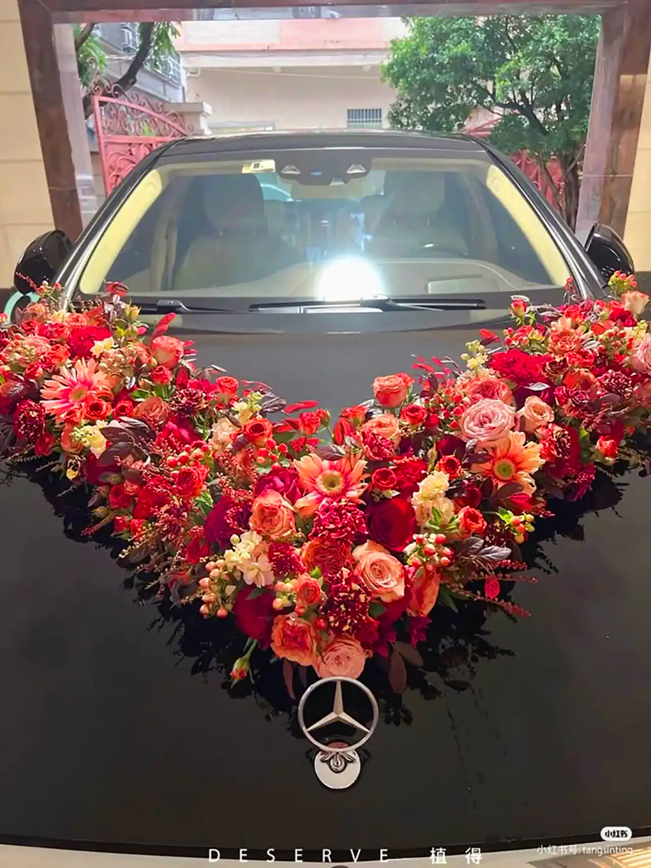 گل آرایی شیک و سنگین ماشین عروس 