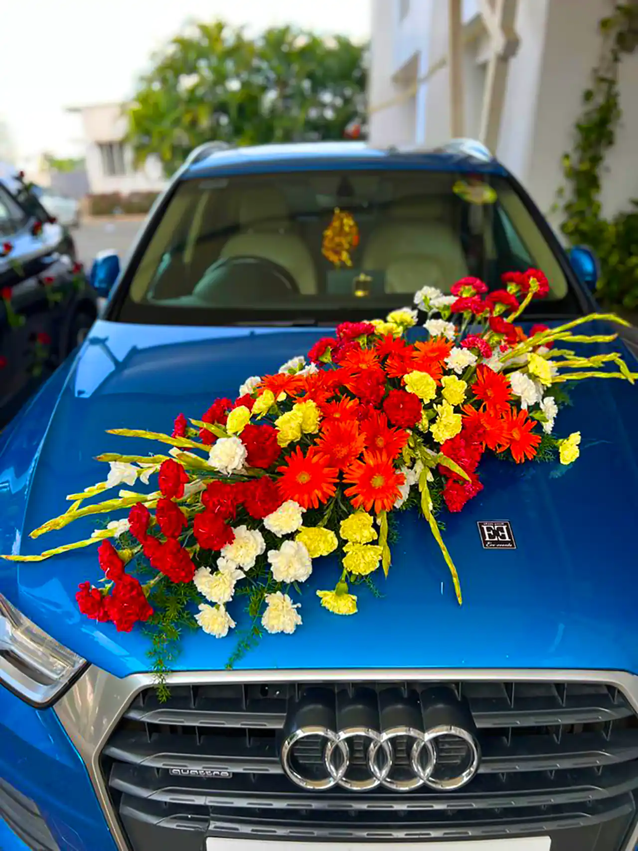 گل آرایی شیک و سنگین ماشین عروس 