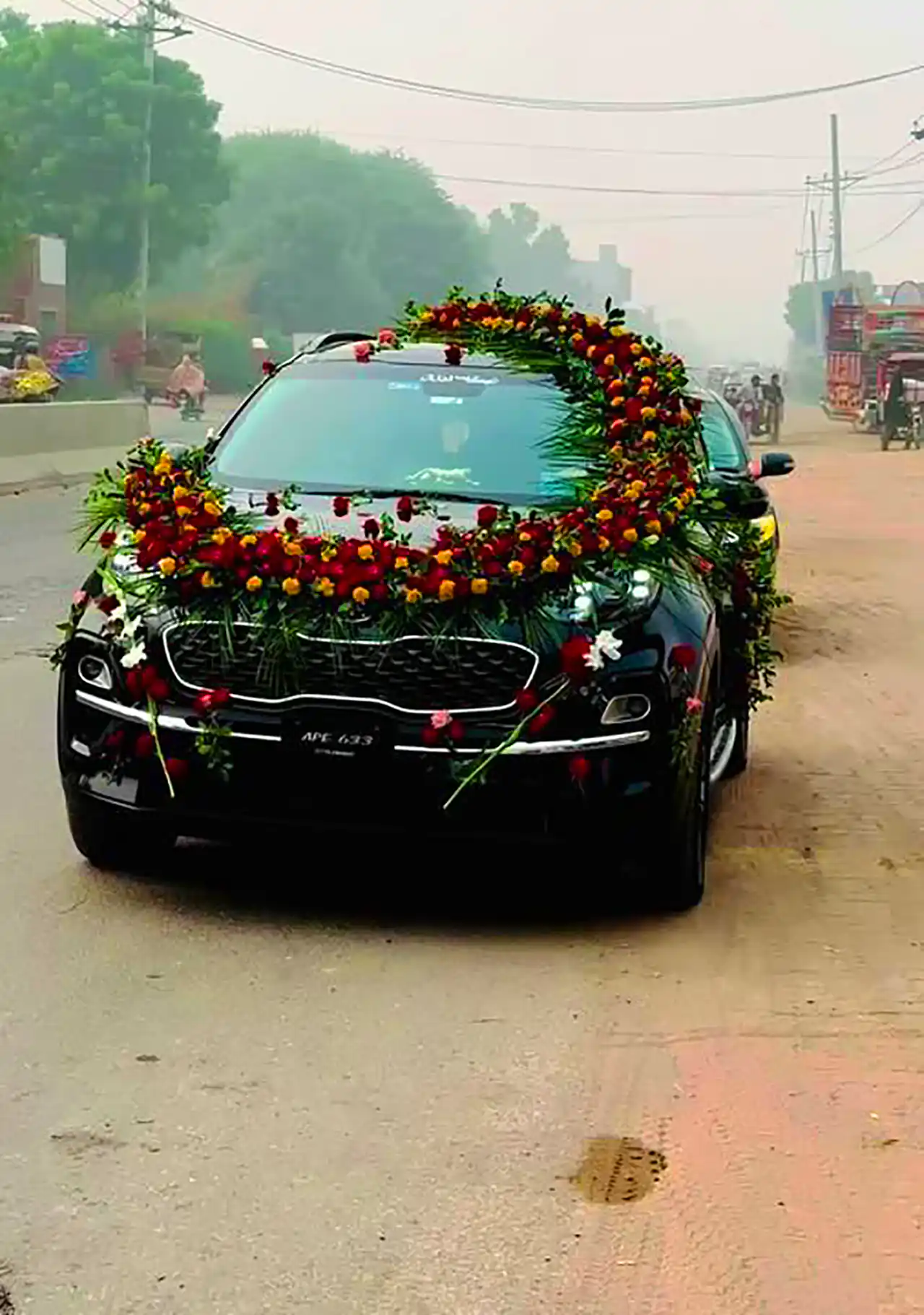 گل آرایی شیک و سنگین ماشین عروس 