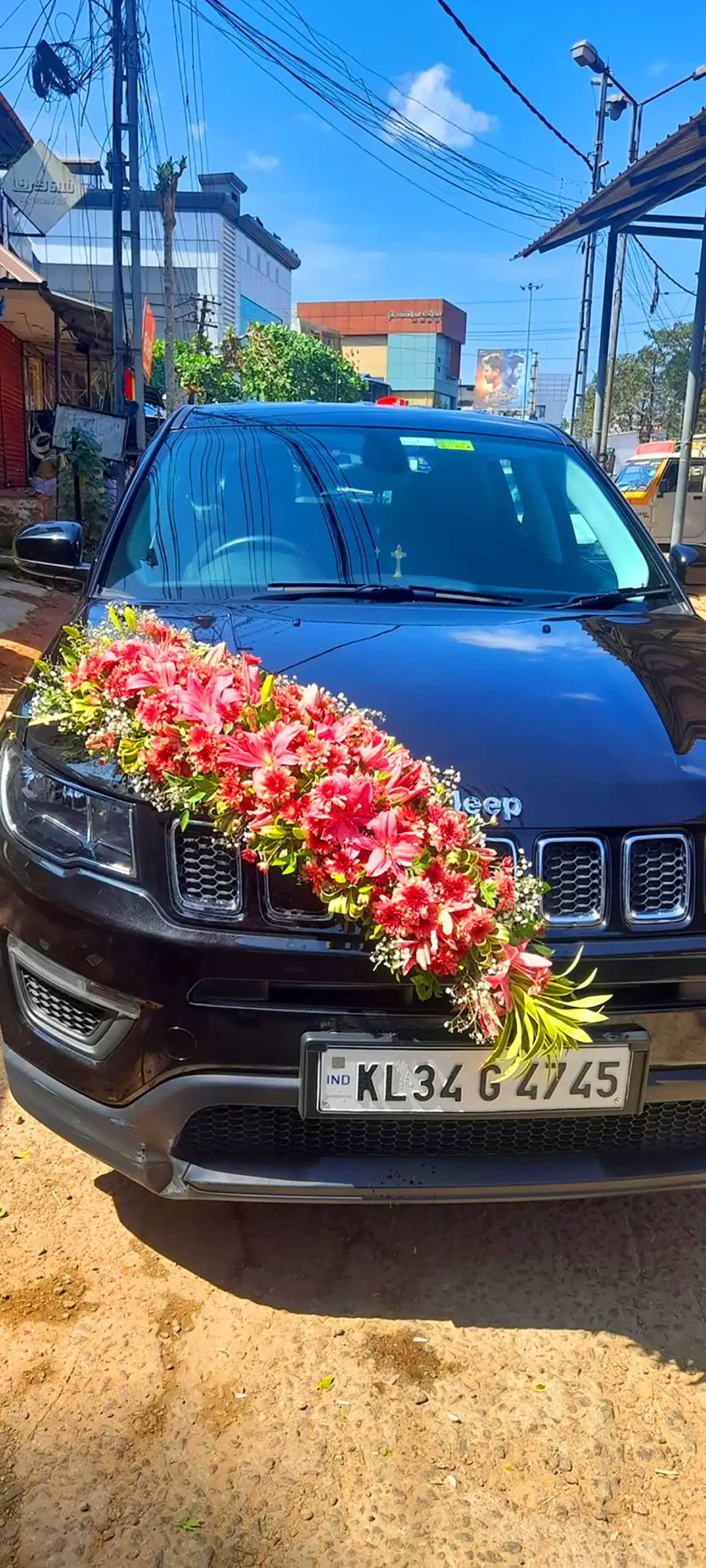 گل آرایی شیک و سنگین ماشین عروس 