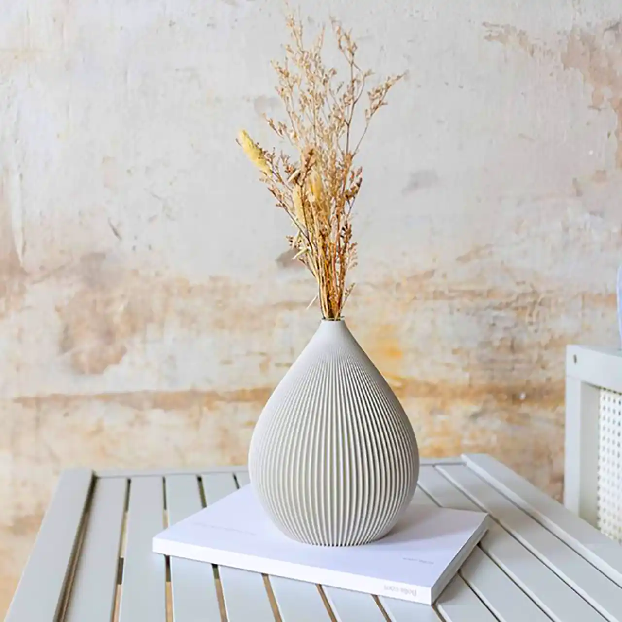 گلدان مدرن دکوری شیاردار 