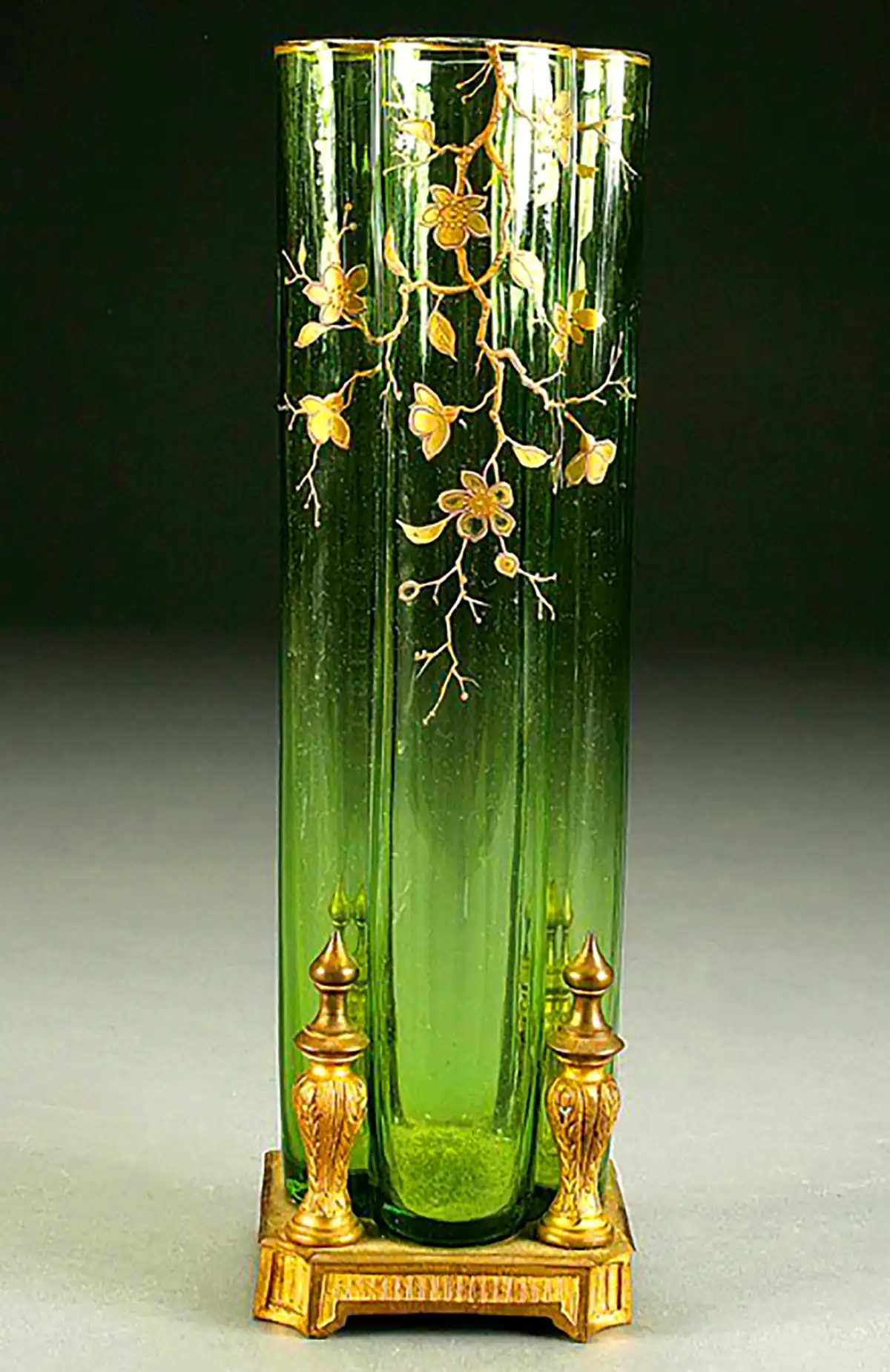 گلدون شیشه ای نقاشی شده